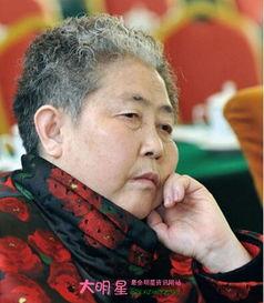 陶华碧个人资料,陶华碧的传奇创业之路”